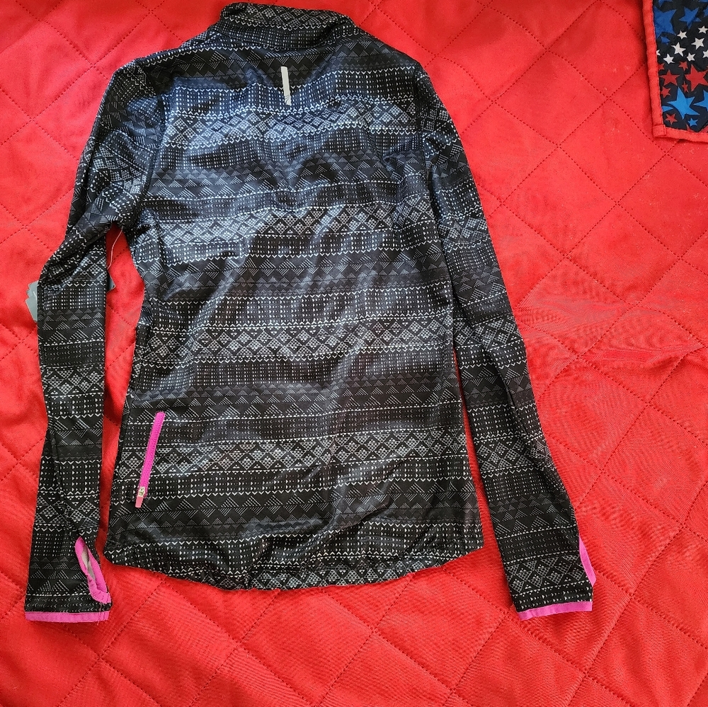 Marika Pullover Size Medium NWT - Picture 4 of 4